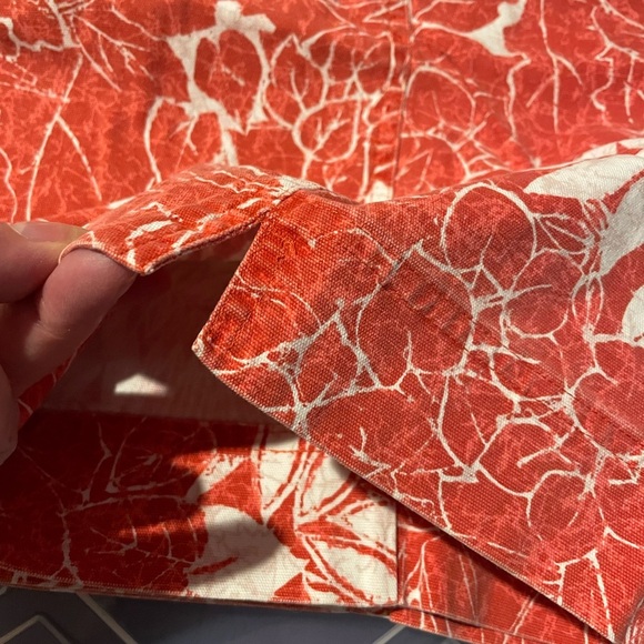 Chico’s capri pants with pockets. Deep coral/white tropical pattern. Size 3 - Picture 6 of 8